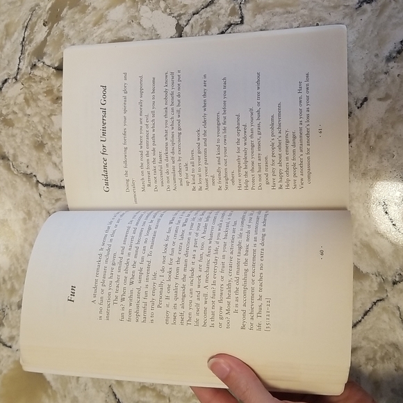 Entering the Tao: Master Ni's Guidance for Self-Cultivationby Hua-Ching Ni - Picture 5 of 9